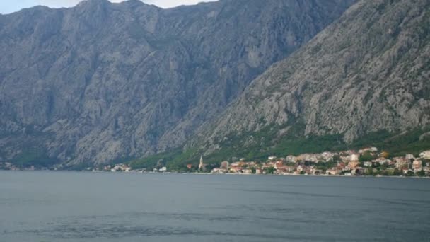 Ciudad "Dobrota" en la Bahía de Kotor, Montenegro — Vídeos de Stock