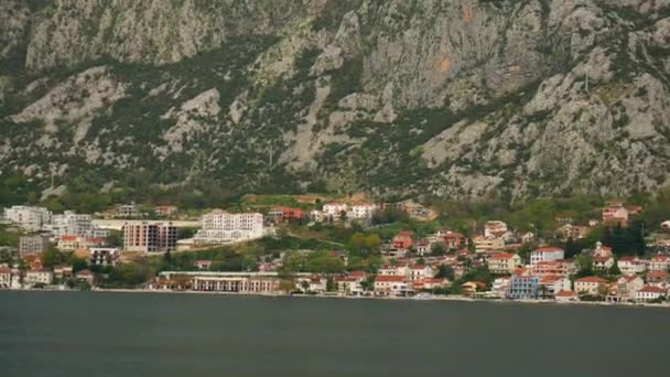 Stadt "dobrota" in der Bucht von Kotor, Montenegro — Stockvideo