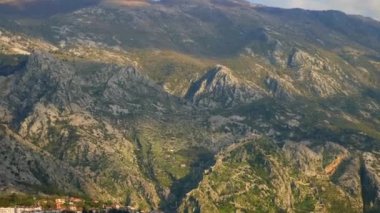 Eski Kotor şehir. Kotor duvar. Şehrin etrafındaki duvar