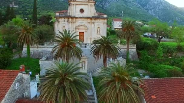 Prcanj, Montenegro Baía de Kotor. Igreja da Natividade de t — Vídeo de Stock