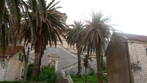 Prcanj, Montenegro Залив Котор. Церковь Рождества Христова — стоковое видео
