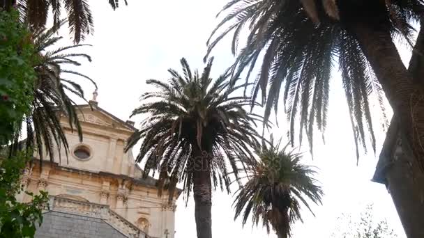 Prcanj, στον κόλπο του Κοτόρ Μαυροβούνιο. Εκκλησία της Γεννήσεως της τ — Αρχείο Βίντεο