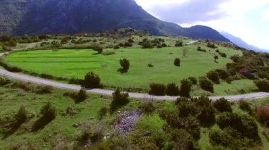 Karadağ üzerinden Fort Gorazde dağlarda görünümden. Kot