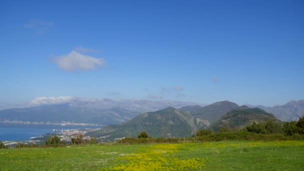 Вид с гор в Черногории из форта Горацде. Кот — стоковое видео