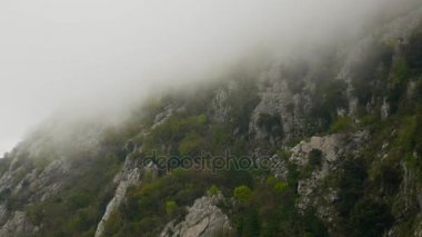 Sis Karadağ rocky dağlarında