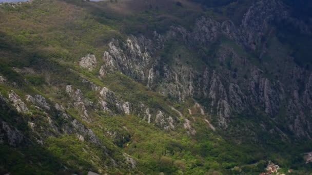 Гора в день в Черногории — стоковое видео