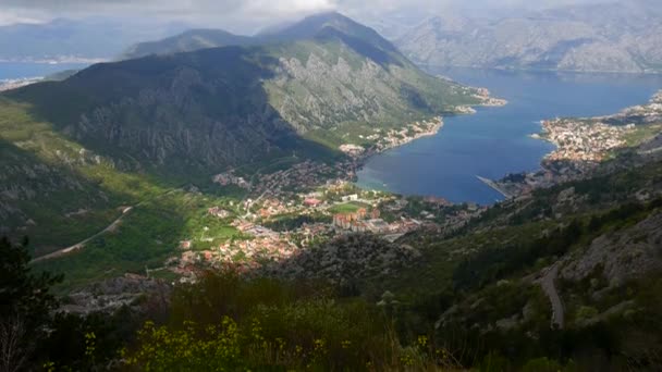 Boce Kotorské z výšin. Pohled z hory Lovcen do zátoky