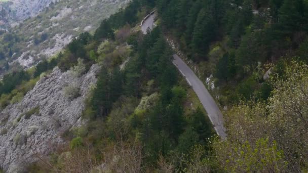 Vägen i bergen i Montenegro — Stockvideo