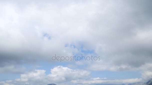 A Kotori-öbölben a magasból. Mount Lovcen kilátás az öbölre — Stock videók