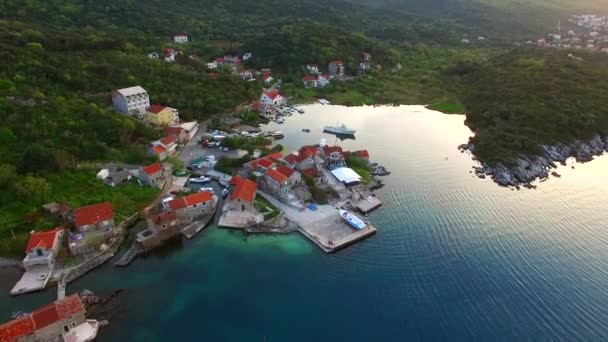 Lushtitsa、半島の浜辺の漁村、 — ストック動画