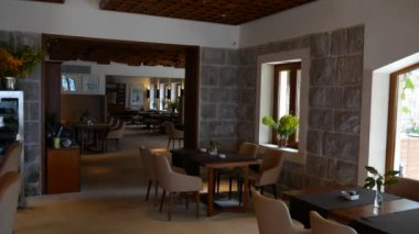 Restoran tablosunda. Kafe iç