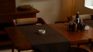 Restoran tablosunda. Kafe iç