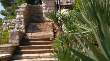 Karadağ, Park Milocer, Sveti Stefan'ın taş merdiven.