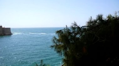 Ada, Sveti Stefan, öğleden sonra adanın yakın çekim.