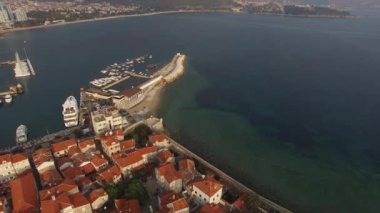 Eski şehir, hava uçak ile çekim Budva. Karadağ