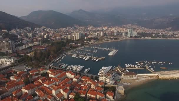 Den gamla staden Budva, skytte med luft drone. Montenegro — Stockvideo