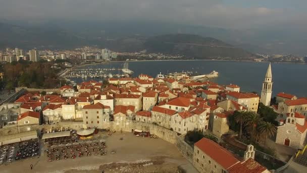 Stare Miasto Budva, Strzelanie z powietrza drone. Czarnogóra — Wideo stockowe