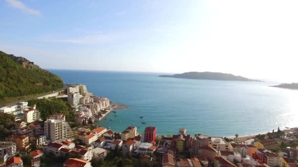 Yerleşim Rafailovici, Budva Riviera, Karadağ. Sahillerinin — Stok video