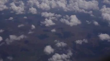 Bir uçak görünümünden bulutlar