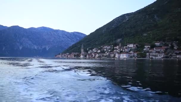 Η παλιά πόλη της Perast στην ακτή του κόλπο του Κότορ, Μαυροβούνιο. Ου — Αρχείο Βίντεο