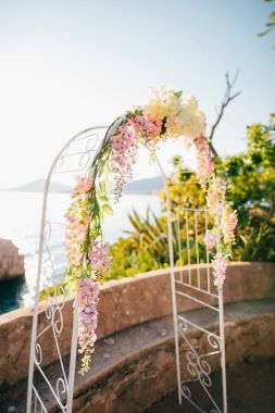 Sahte düğün arch. Denizde düğünde günbatımı, Karadağ, P