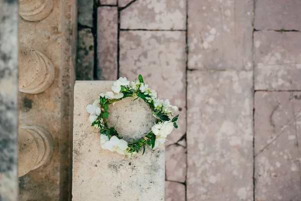 Wreath Bride of white flowers — Stok Foto