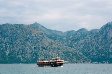 Ahşap yelkenli gemi. Karadağ, Kotor Körfezi