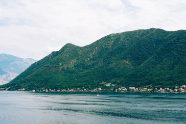 Perast görünümünden kule. Yükseklikten cha fotoğrafları