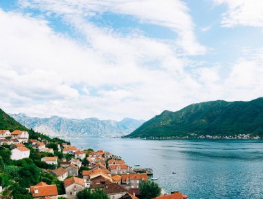 Perast görünümünden kule. Yükseklikten cha fotoğrafları