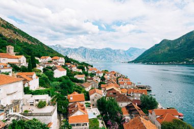 Perast görünümünden kule. Yükseklikten cha fotoğrafları