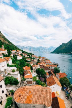 Perast görünümünden kule. Yükseklikten cha fotoğrafları