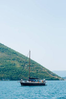 Ahşap yelkenli gemi. Karadağ, Kotor Körfezi