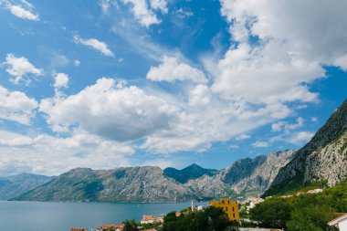 Kotor, Karadağ'defne