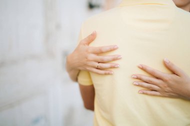 Gelin Damat sarılma