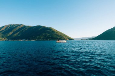 Kotor Körfezi bota. Karadağ, Adriyatik su