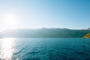 Yatlar, tekneler, gemiler Kotor Körfezi