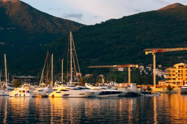 Porto Karadağ yat. Tivat elit alanı
