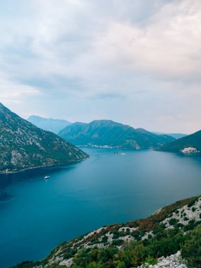 Gospa Adası Kotor Koyu'ndaki, Karadağ Skrpela od. Üzerinden görüntülemek