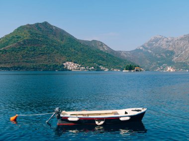 Gemi ve tekneler Kotor Körfezi