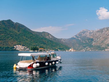 Gemi ve tekneler Kotor Körfezi