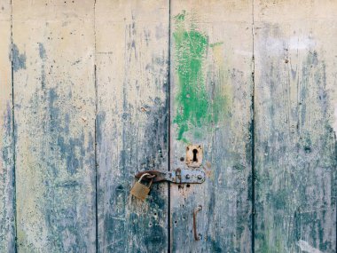 Eski beyaz kapılar. Ahşap doku