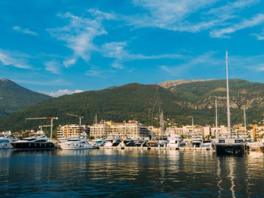 Porto Karadağ yat. Tivat elit alanı