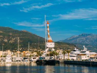 Tivat, Karadağ, Porto-Karadağ Soka quay vinç