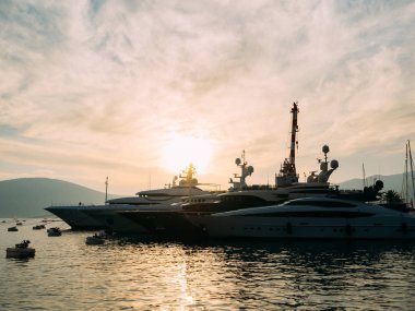 Porto Karadağ yat. Tivat elit alanı