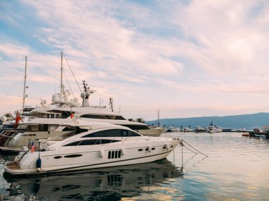 Porto Karadağ yat. Tivat elit alanı