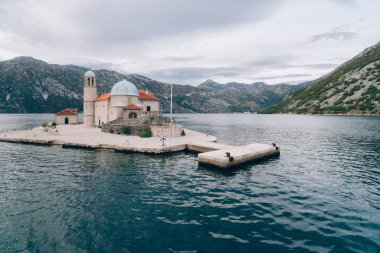 Gospa Adası Kotor Koyu'ndaki, Karadağ Skrpjela od. Hava s