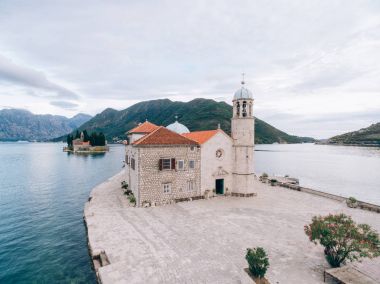 Gospa Adası Kotor Koyu'ndaki, Karadağ Skrpjela od. Hava s