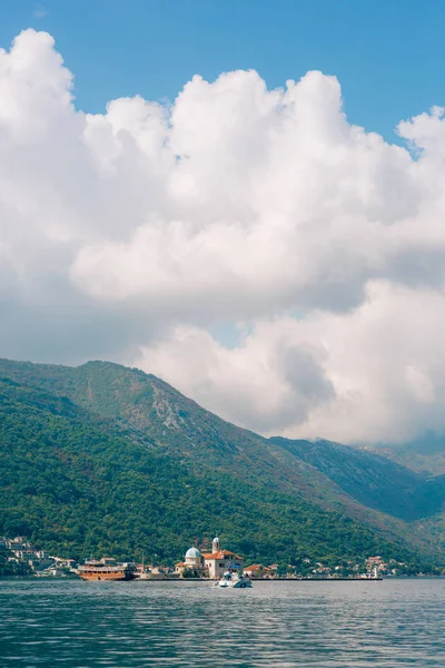 Gospa Adası od Skrpjela, Kotor Koyu'ndaki, Karadağ.