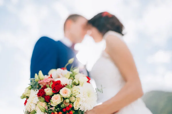 Gül, Kasımpatı, okaliptüs bebek düğün gelin buketi