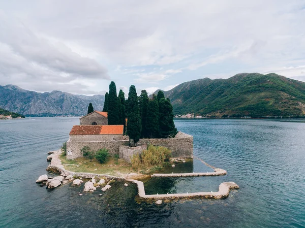 Gospa Adası Kotor Koyu'ndaki, Karadağ Skrpjela od. Hava s
